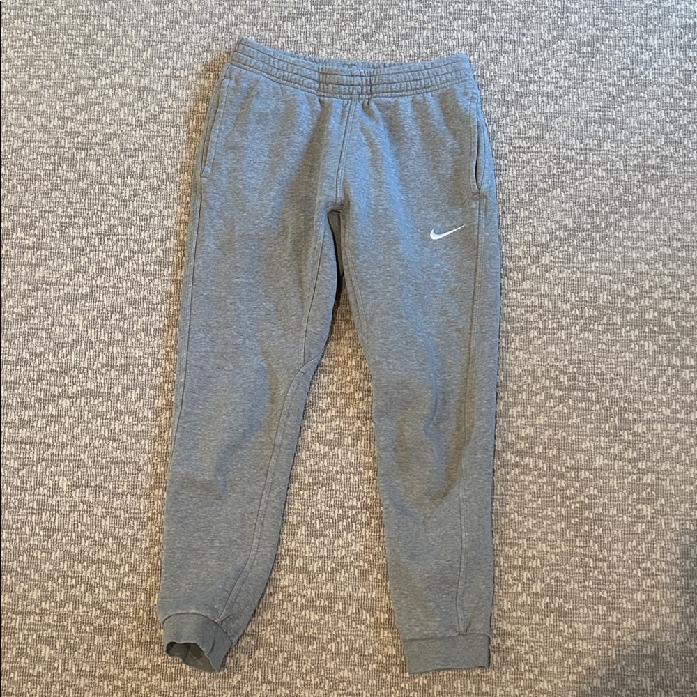 Nike men’s fleece sweatpants. Size small